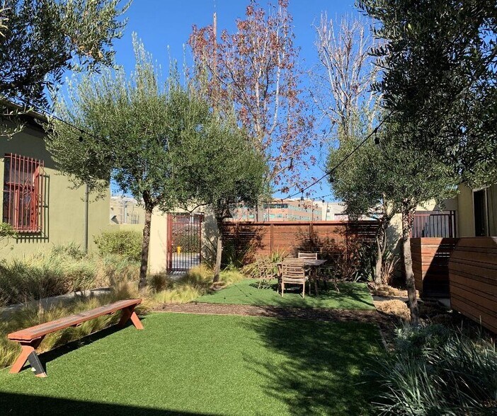 More Photos Of 1630-1642 19th St, Santa Monica Office For Lease