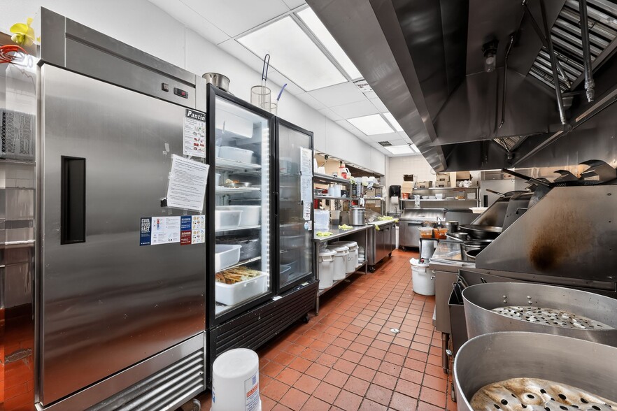 More Photos Of 3625 Hillsborough St, Raleigh Restaurant For Lease