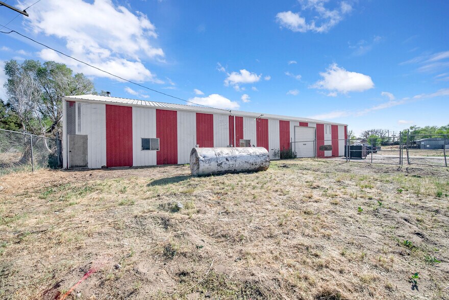 More Photos Of 104 Main St, Wiggins Industrial For Sale