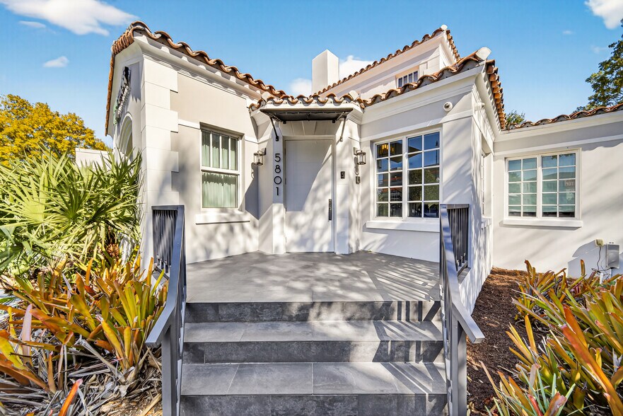 More Photos Of 5801 Biscayne Blvd, Miami Loft Creative Space For Lease