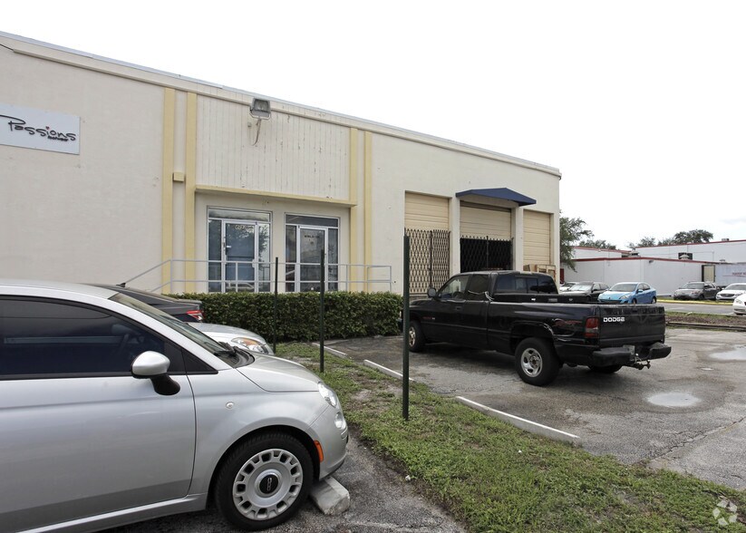 More Photos Of 4093 N 28th Way, Hollywood Warehouse For Lease