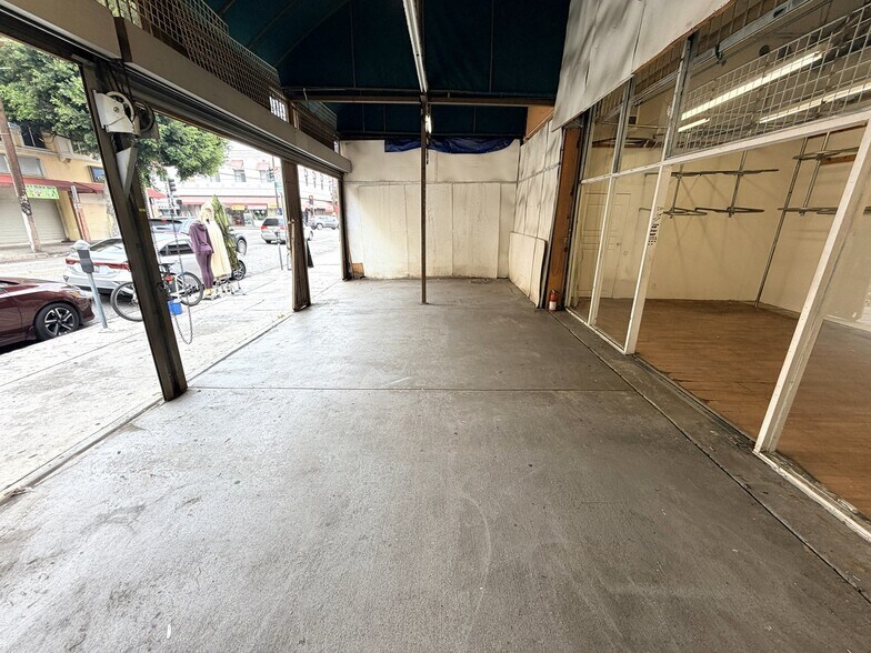 More Photos Of 1301-1309 S Los Angeles St, Los Angeles Storefront For Lease
