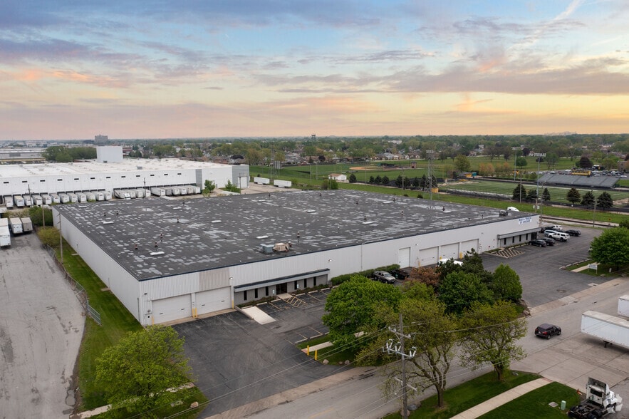 7447 S Central Ave, Bedford Park, IL 60638 Industrial For Lease