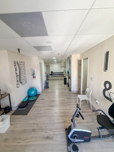 More Photos Of 7100 W 20th Ave, Hialeah Medical For Lease