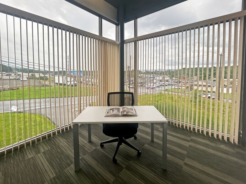 More Photos Of 1 Oakwood Dr, Scranton Coworking Space