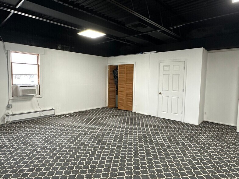 More Photos Of 2500 Sparrows Point Rd, Sparrows Point Storefront For Lease