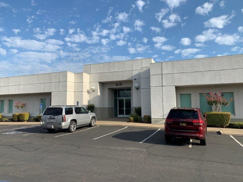 More Photos Of 415 Knollcrest Dr, Redding Office For Sale