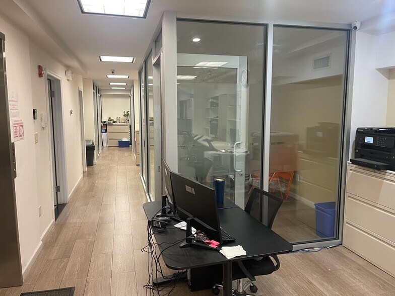 More Photos Of 107 E Broadway, New York Loft Creative Space For Sale