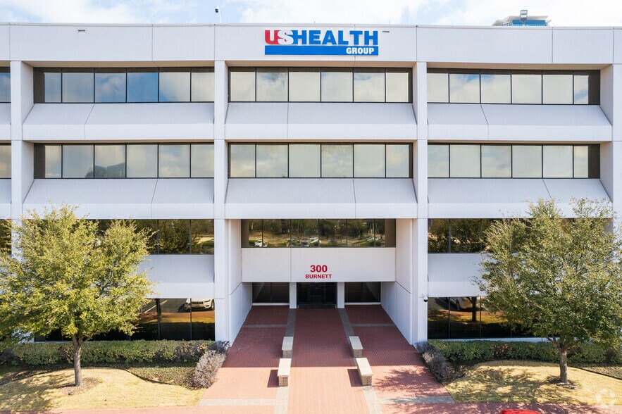 More Photos Of 300 Burnett St, Fort Worth Office For Lease