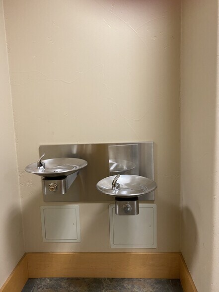 More Photos Of 1547 E March Ln, Stockton Bank For Lease