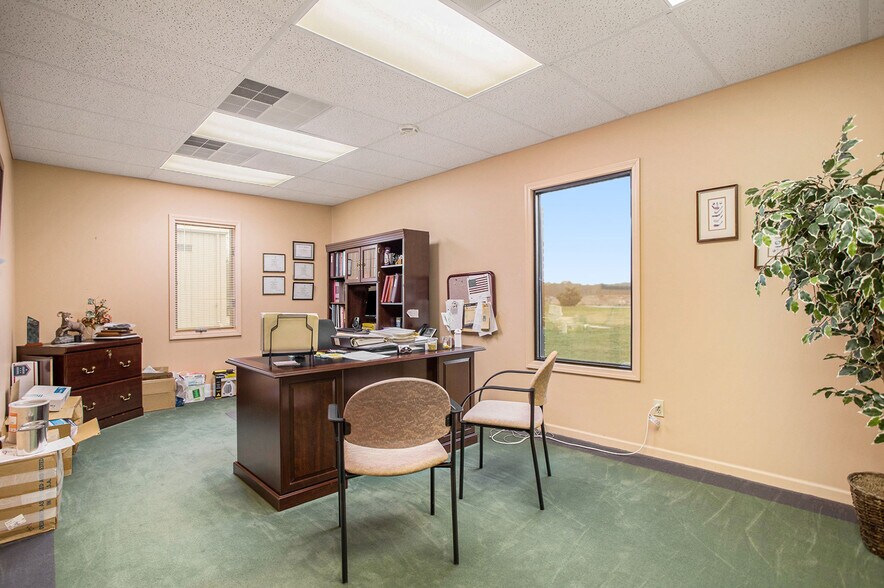 More Photos Of 1500 Kdf Dr, Three Rivers Office For Sale