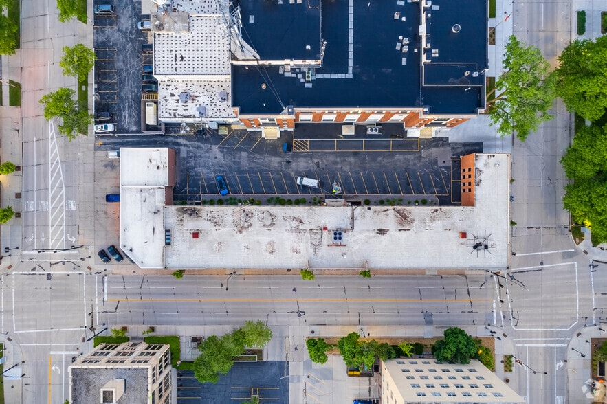 More Photos Of 414 E Walnut St, Green Bay Office For Lease