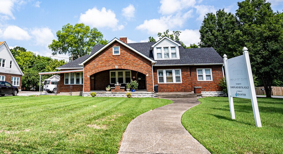 More Photos Of 528 E Main St, Gallatin Office For Sale