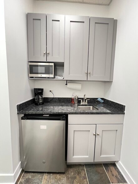 More Photos Of 1443 W Belmont Ave, Chicago Storefront Retail Office For Sale