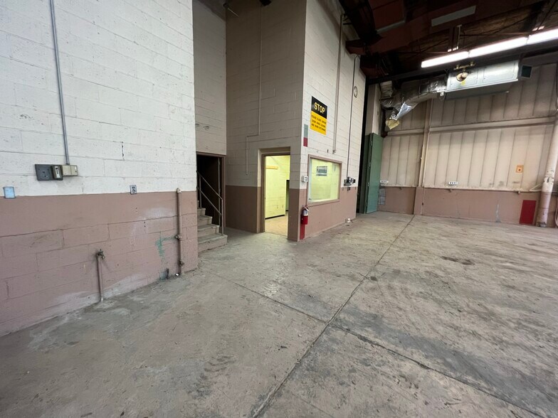 More Photos Of 2615 East Ave S, La Crosse Warehouse For Lease