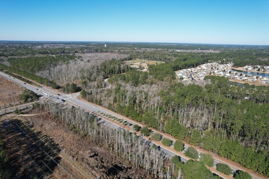 More Photos Of 5 Hampton Lake Dr, Bluffton Storefront Retail Office For Lease