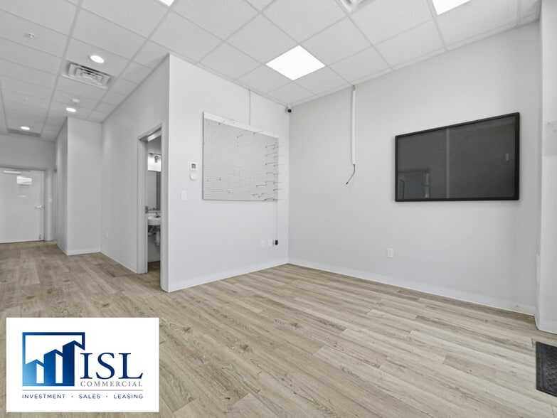 More Photos Of 6769 Curtis St, Orlando Warehouse For Lease