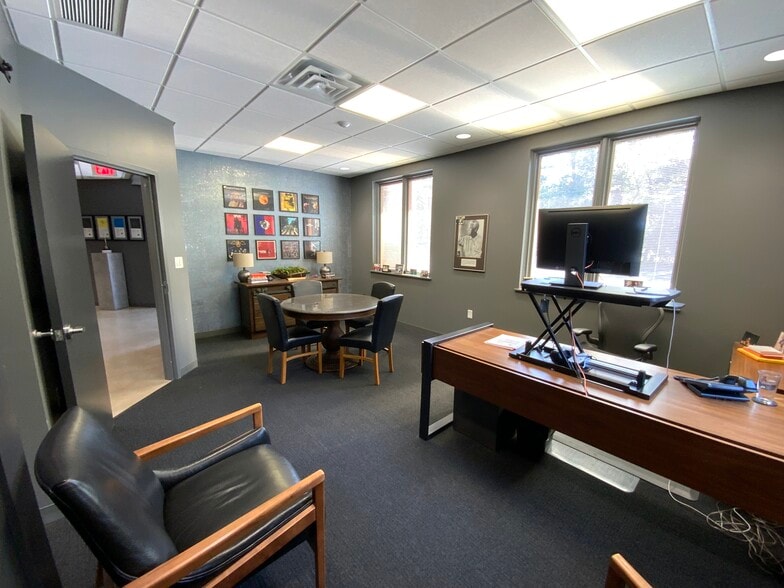 More Photos Of 3436-3500 Granite Cir, Toledo Medical For Lease