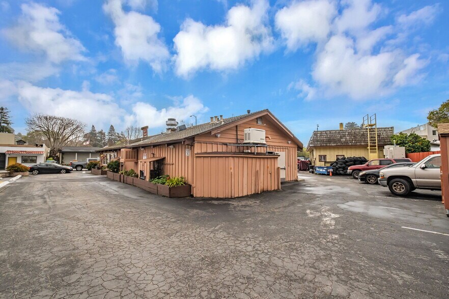 More Photos Of 3013-3035 Porter St, Soquel Office For Sale