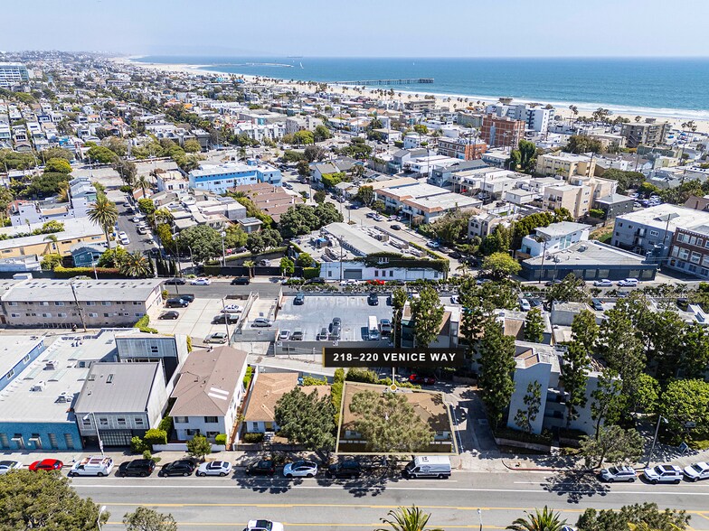 More Photos Of 218 Venice Way, Venice Multifamily For Sale
