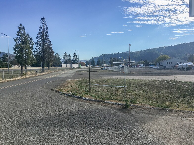 More Photos Of 181 Hutchins St, Sutherlin Land For Sale