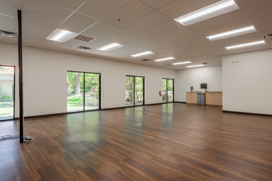 More Photos Of 500 S Rancho Dr, Las Vegas Loft Creative Space For Sale