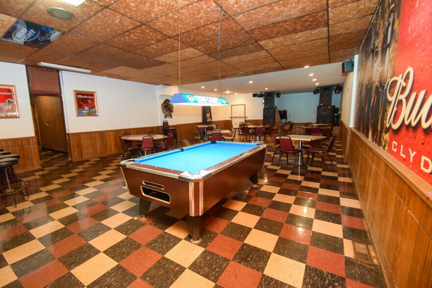 More Photos Of 111 Main St, Roscoe Bar For Sale