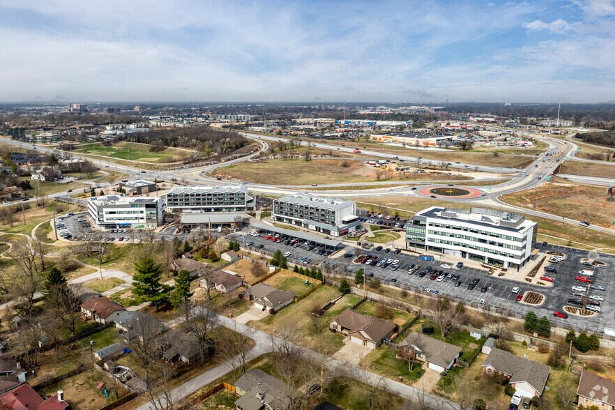 More Photos Of 2144 E Republic Rd, Springfield Office For Lease