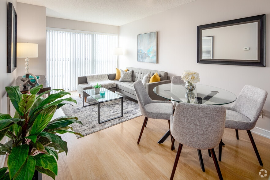 More Photos Of 570 Bay St, Toronto Apartments For Lease