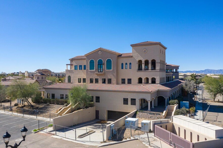 More Photos Of 7410 N Zanjero Blvd, Glendale Office For Sale