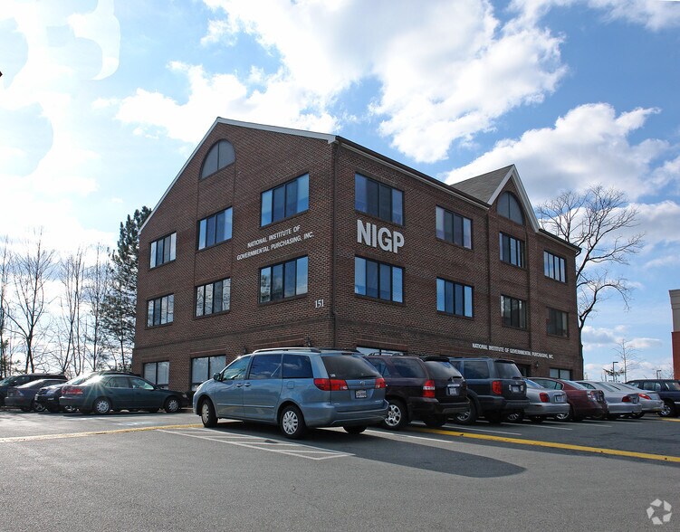 More Photos Of 151 Spring St, Herndon Medical For Lease