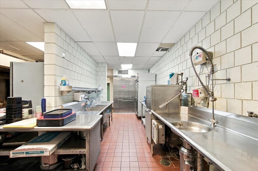 More Photos Of 301 Obetz Rd, Columbus Specialty For Sale