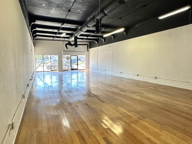 More Photos Of 1118-1126 Fair Oaks Ave, South Pasadena Storefront For Lease