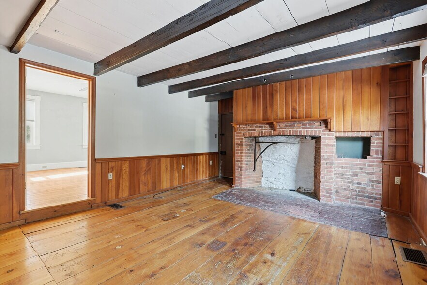 More Photos Of 2695 Main St, Lawrence Apartments For Sale