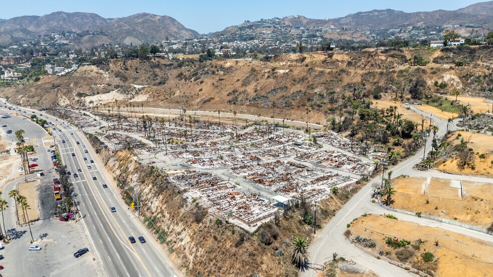 More Photos Of 16321 Pacific Coast Highway, Pacific Palisades Land For Sale