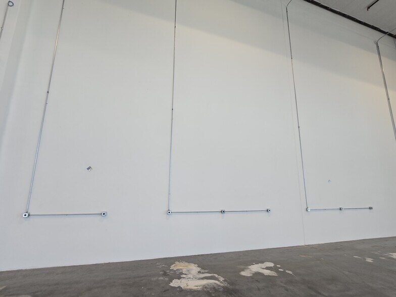 More Photos Of 23840-23842 Rider St, Perris Distribution For Lease