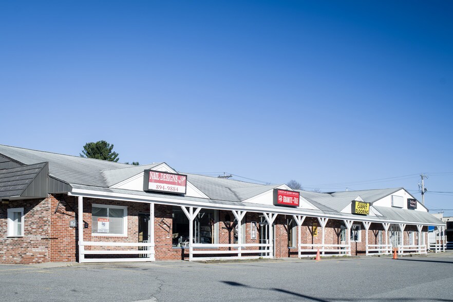 More Photos Of 326 S Broadway, Salem General Retail For Sale