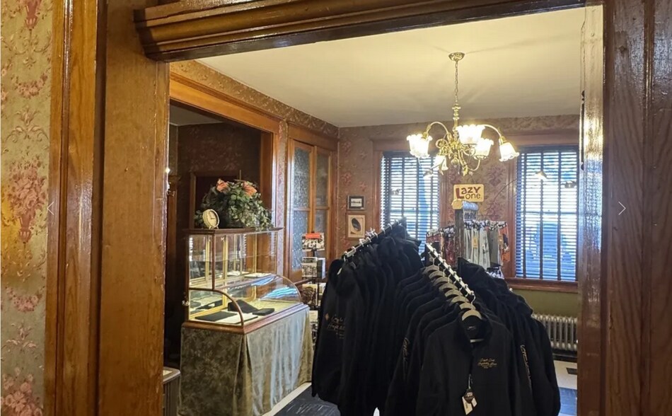 More Photos Of 600 N B St, Cripple Creek Hotel For Sale