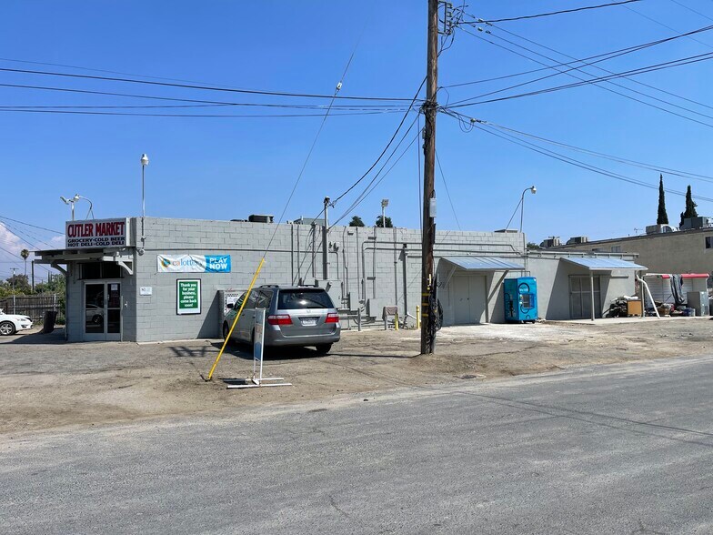 More Photos Of 12461 Amethyst Ave, Cutler General Retail For Sale