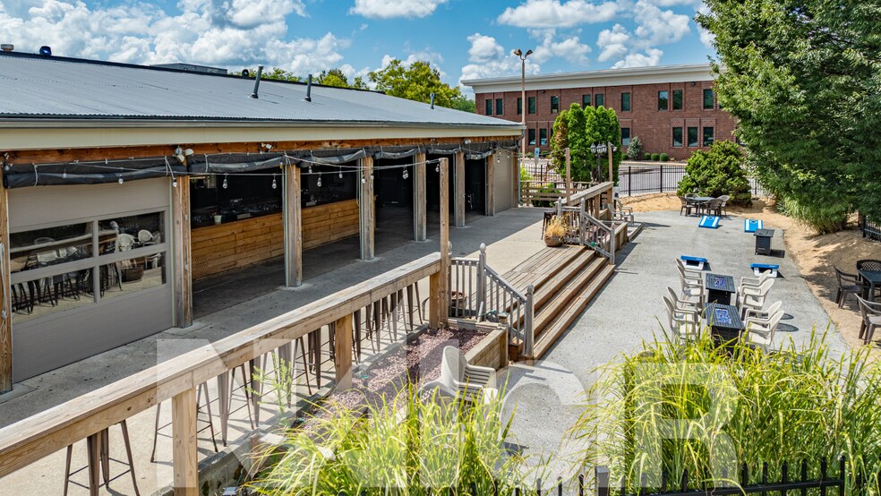 More Photos Of 2650 Eastern Blvd, York Restaurant For Sale