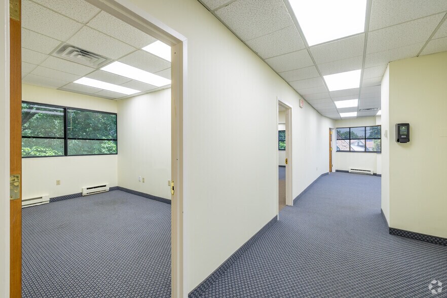 More Photos Of 1600 Saint Georges Ave, Rahway Office For Lease