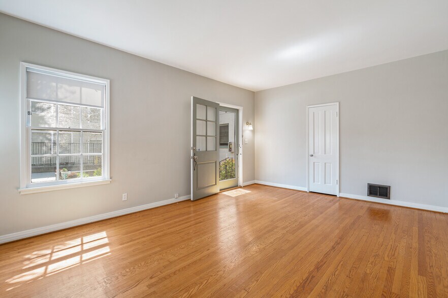 More Photos Of 646 Orange Grove Ave, South Pasadena Apartments For Sale