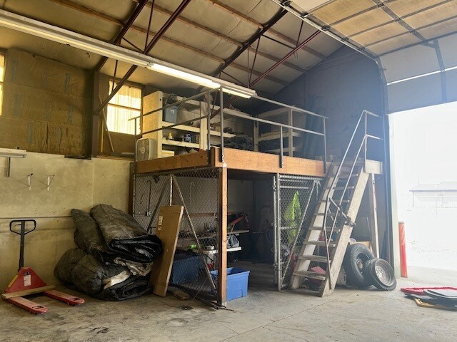 More Photos Of 6626 S Frontage Rd, Billings Flex For Lease