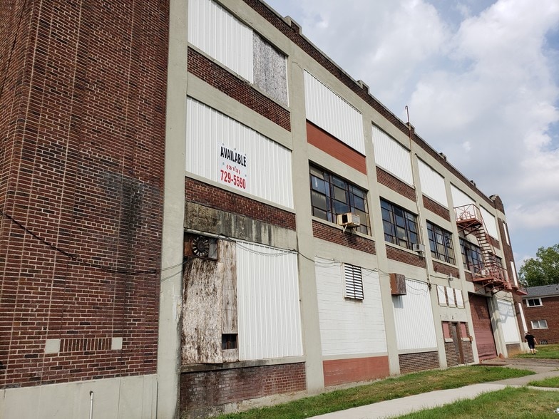 More Photos Of 14707 Dexter Ave, Detroit Warehouse For Sale