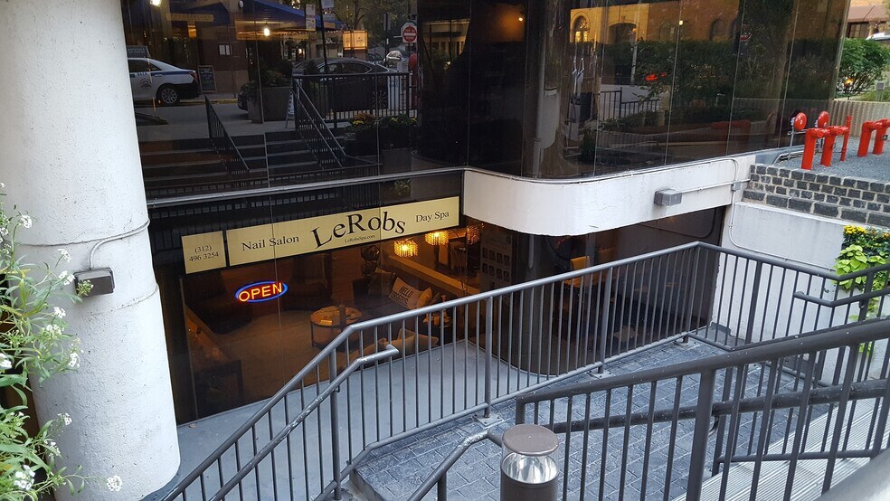 More Photos Of 200 E Delaware Pl, Chicago Apartments For Sale