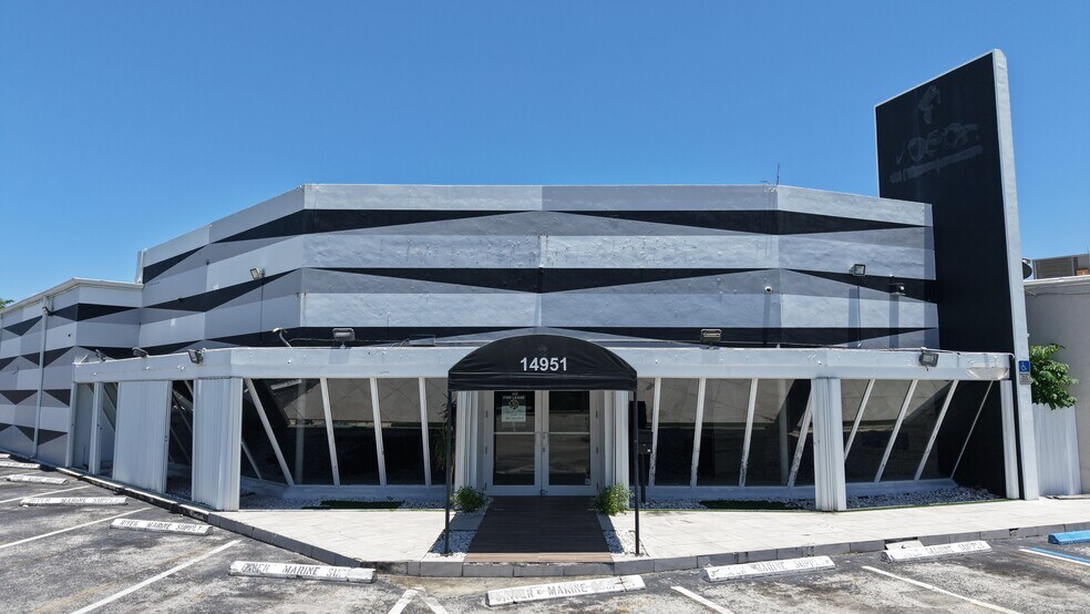 More Photos Of 14951 S Dixie Hwy, Palmetto Bay Freestanding For Sale