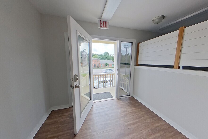 More Photos Of 5113 N Davis Hwy, Pensacola Office For Lease