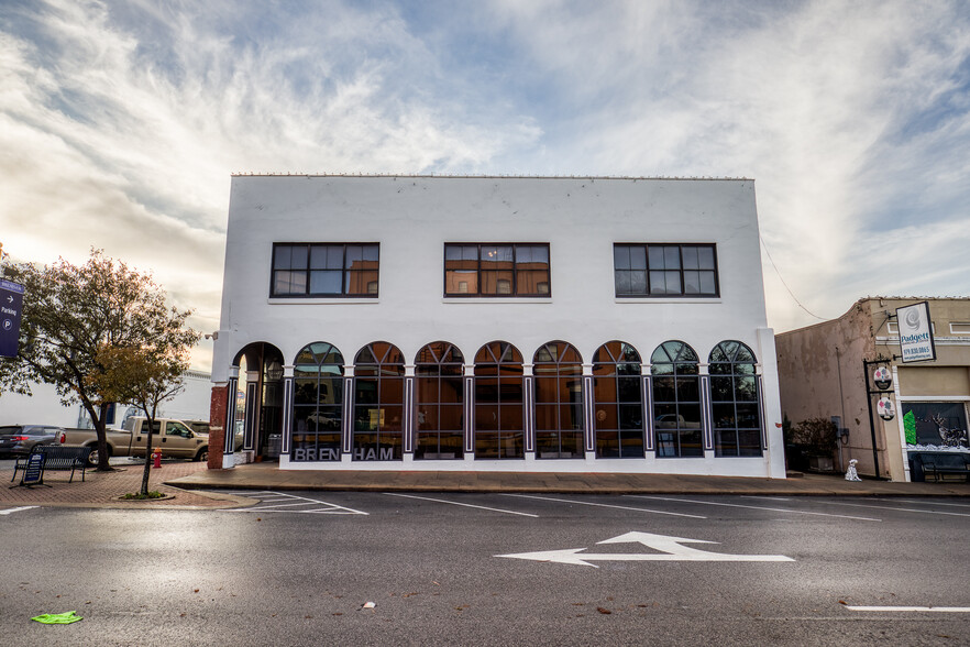 Primary Photo Of 101 W Alamo St, Brenham Freestanding For Lease