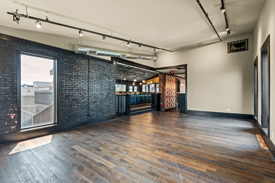 More Photos Of 134 Spring St, Jeffersonville Bar For Sale