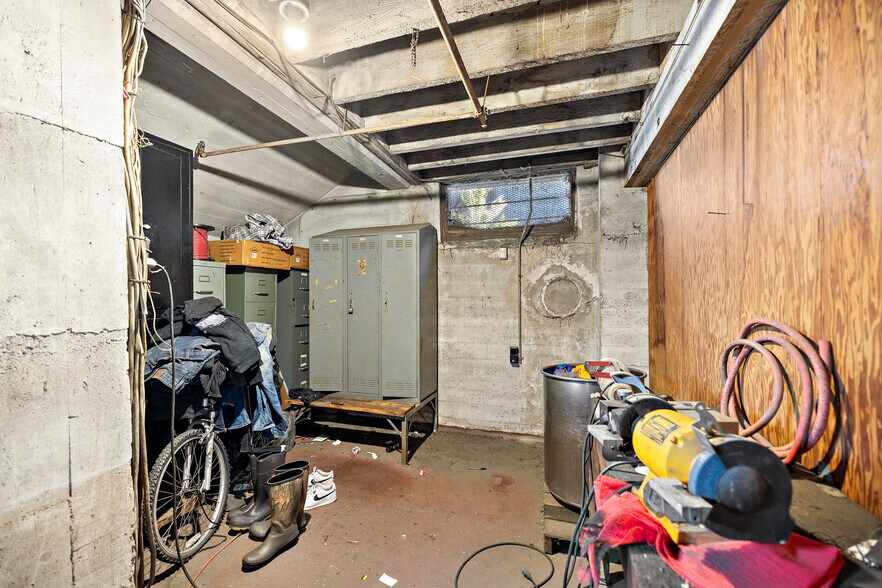 More Photos Of 410-414 Towne Ave, Los Angeles Warehouse For Sale